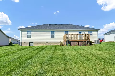 Exterior - 645 Northfork Dr, Berea, KY 40403 photo 6 of 9