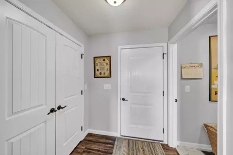 Entry Way - 645 Northfork Dr, Berea, KY 40403 photo 2 of 2