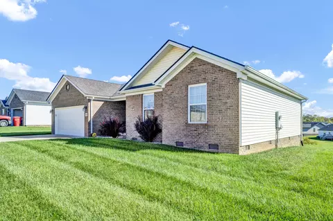 Exterior - 645 Northfork Dr, Berea, KY 40403 photo 4 of 9