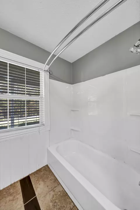 Bath - 171 Limestone Rd, Morehead, KY 40351 photo 1 of 7