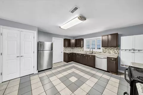 Kitchen - 171 Limestone Rd, Morehead, KY 40351 photo 2 of 2
