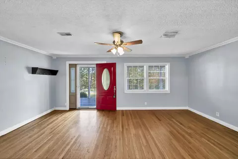 Living - 171 Limestone Rd, Morehead, KY 40351 photo 4 of 8