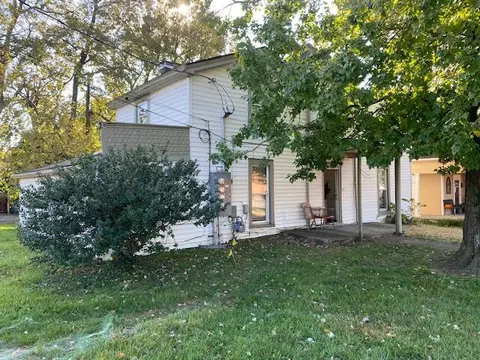 132 N Locust St, Versailles, KY 40383