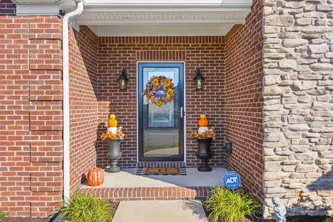 119 Blowing Tree Dr, Georgetown, KY 40324 photo 2