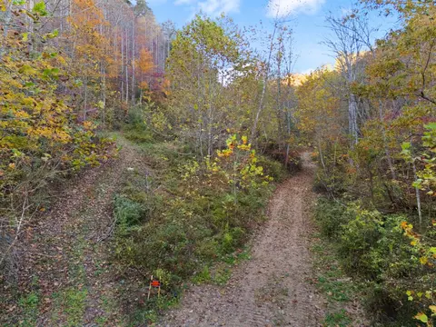 11 S Us Hwy, Manchester, KY 40962