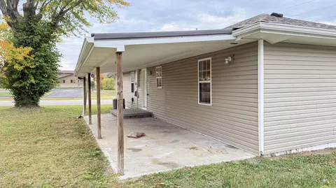 213 Oak St, Berea, KY 40403 photo 3