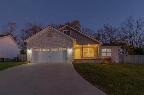 121 Elk Dr, Stamping Ground, KY 40379