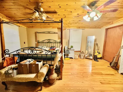 Bedroom - 2700 Dal Rd, Williamsburg, KY 40769 photo 5 of 6