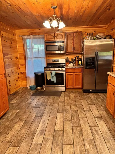 Kitchen - 2700 Dal Rd, Williamsburg, KY 40769 photo 3 of 4
