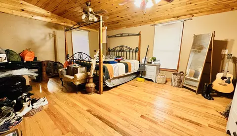 Bedroom - 2700 Dal Rd, Williamsburg, KY 40769 photo 6 of 6