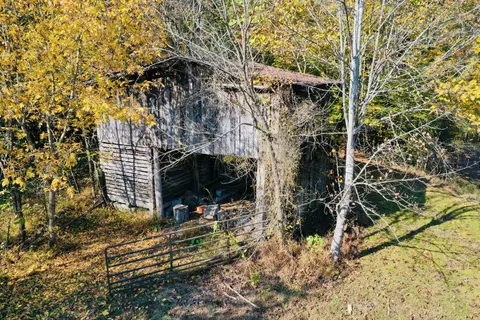 Exterior - 2700 Dal Rd, Williamsburg, KY 40769 photo 6 of 7