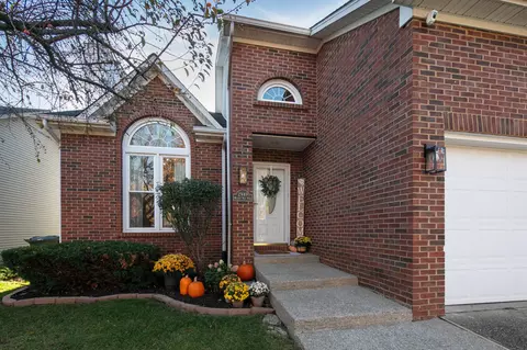 2949 Masters View Rd, Lexington, KY 40511