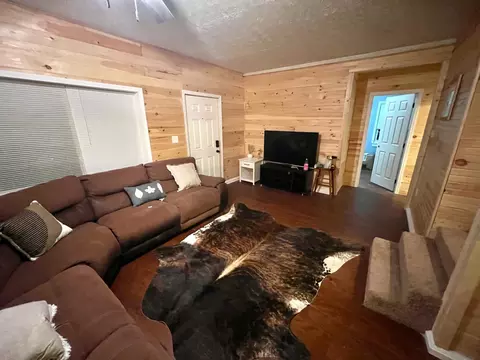 Living - 26 Rio St, Loyall, KY 40854 photo 2 of 4