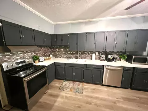 Kitchen - 26 Rio St, Loyall, KY 40854 photo 3 of 7
