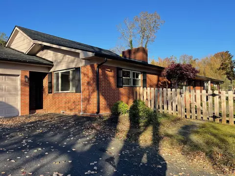 109 Hollywood Dr, Middlesboro, KY 40965 photo 6