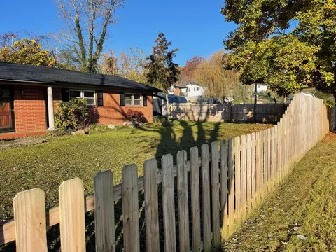 109 Hollywood Dr, Middlesboro, KY 40965 photo 7
