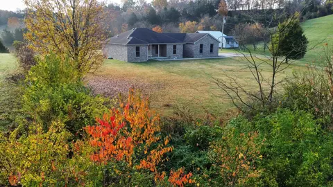 121 Locust Hill Rd, Waco, KY 40385