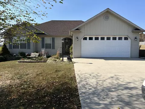 233 Pebble Branch Dr, Nancy, KY 42544