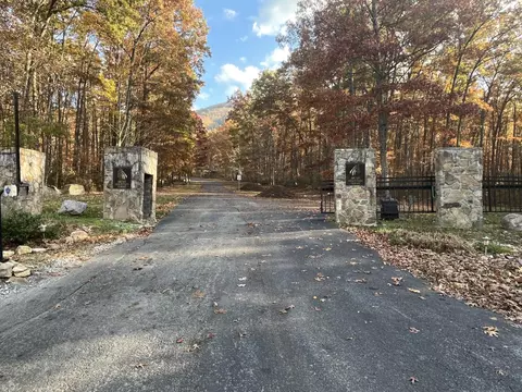 175 Brush Mountain Cir, Miracle, KY 40856