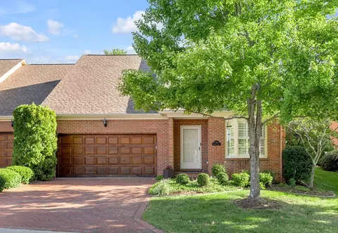 1052 Taborlake Dr, Lexington, KY 40502