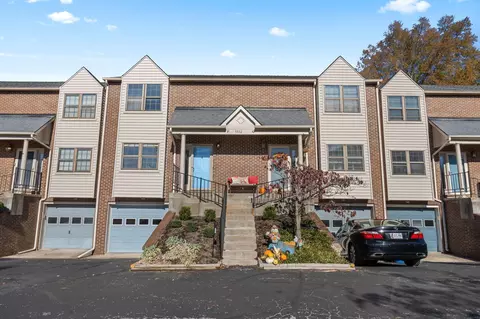 1332 Gray Hawk Rd, Lexington, KY 40502