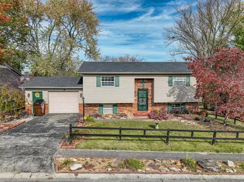 609 Powderhorn Dr, Richmond, KY 40475