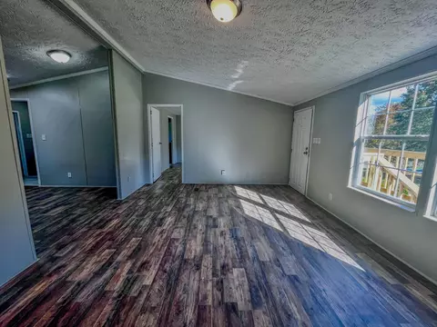 Living - 53 Cecilia Dr, Corbin, KY 40701 photo 2 of 2