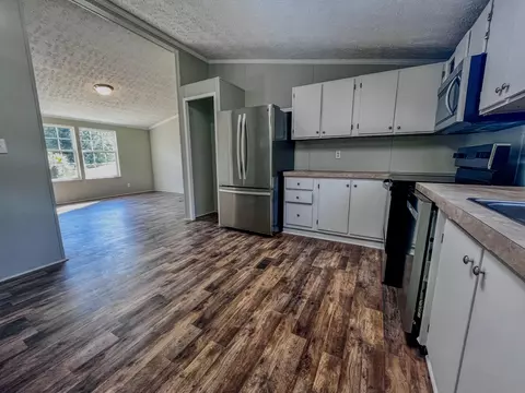 Kitchen - 53 Cecilia Dr, Corbin, KY 40701 photo 1 of 4