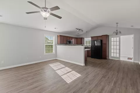 154 Stephen Dr, Georgetown, KY 40324 photo 3