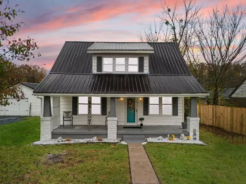 30 Christmas Ridge Rd, Berea, KY 40403