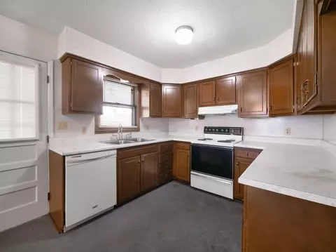 47 Mckenzie Addition, Van Lear, KY 41265 photo 9