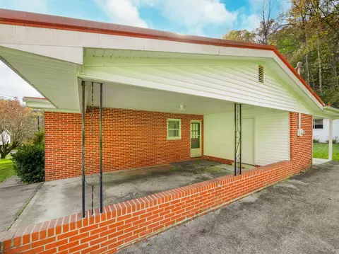 47 Mckenzie Addition, Van Lear, KY 41265 photo 7