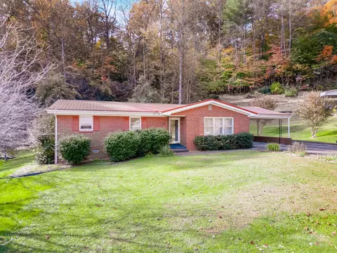 47 Mckenzie Addition, Van Lear, KY 41265 photo 2