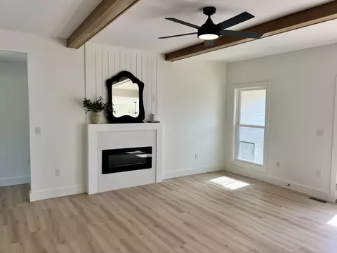 Living - 18 Grayson Dr, Morehead, KY 40351 photo 1 of 3