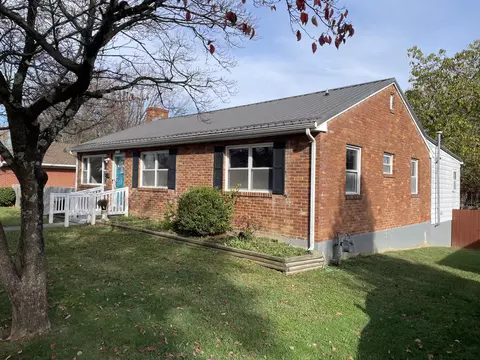 227 Pinewood Ave, Frankfort, KY 40601