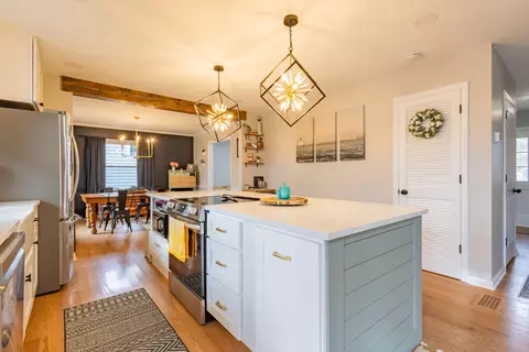 Kitchen - 3374 Snaffle Rd, Lexington, KY 40513 photo 4 of 6