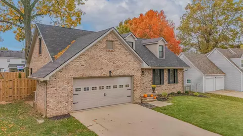Exterior - 3374 Snaffle Rd, Lexington, KY 40513 photo 2 of 13