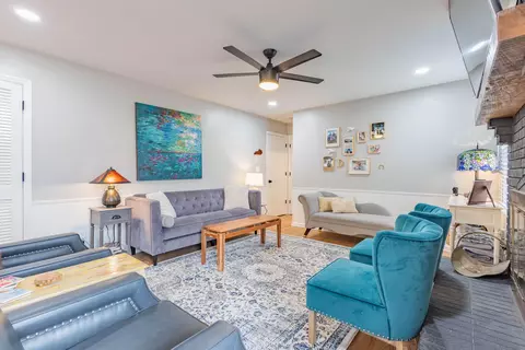 Living - 3374 Snaffle Rd, Lexington, KY 40513 photo 3 of 6