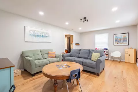 Living - 3374 Snaffle Rd, Lexington, KY 40513 photo 1 of 6