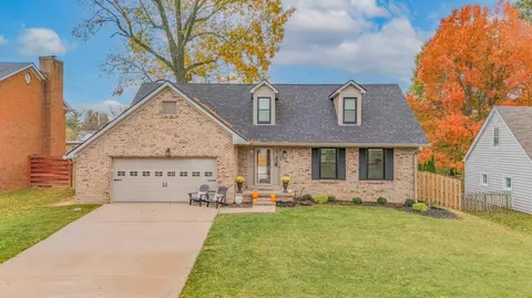 3374 Snaffle Rd, Lexington, KY 40513