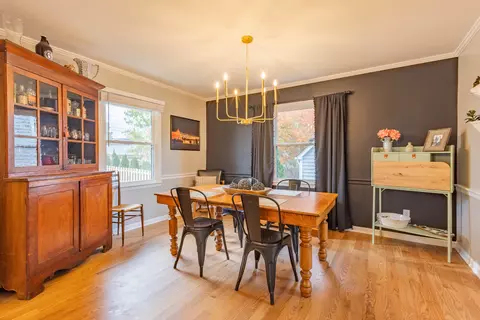 Dining - 3374 Snaffle Rd, Lexington, KY 40513 photo 3 of 5