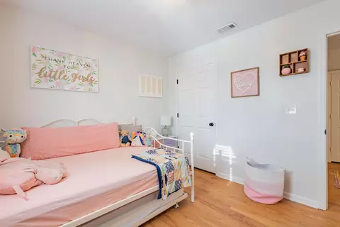 Bedroom - 3374 Snaffle Rd, Lexington, KY 40513 photo 6 of 9