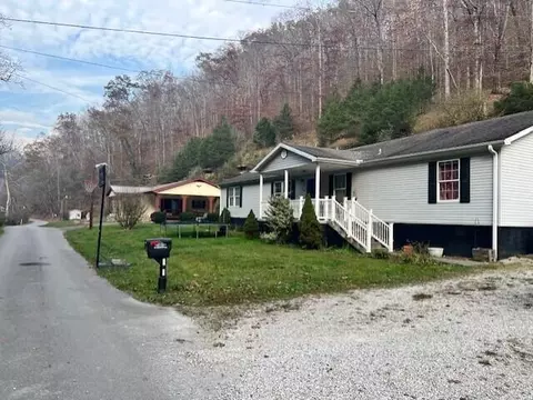 413389 Clark Br, Prestonsburg, KY 41653