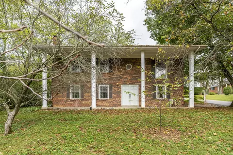 140 Lakeshore Dr, Richmond, KY 40475