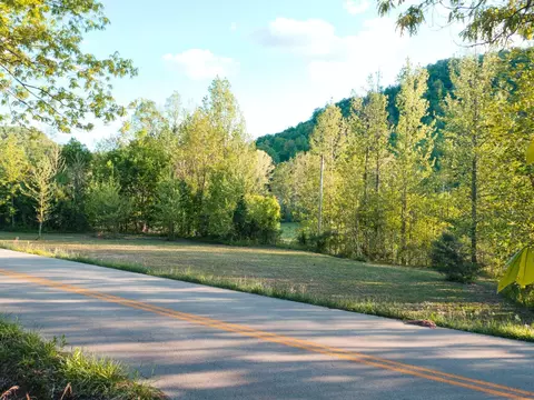 6595 Hardwicks Creek Rd, Clay City, KY 40312