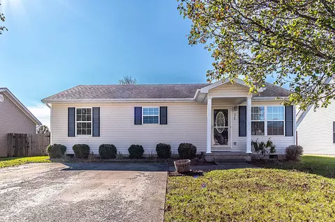 338 Village Dr, Berea, KY 40403