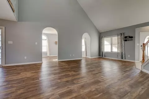 Living - 101 Summit Dr, Georgetown, KY 40324 photo 4 of 7