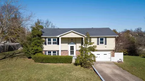 104 Greenbriar Dr, Richmond, KY 40475