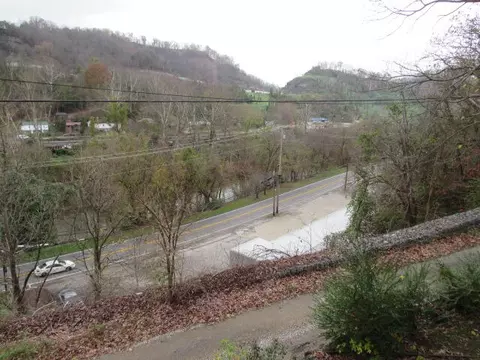 View/Area - 241 Combs St, Hazard, KY 41701 photo 2 of 2