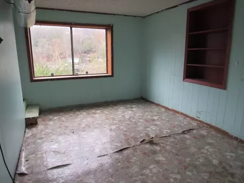 Bedroom - 241 Combs St, Hazard, KY 41701 photo 4 of 4